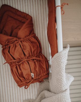 Máme radi prírodné materiály, útulnosť, zemité farby. 🤎 Každá vec je šitá ručne s láskou v malej dedinke na Liptove,...