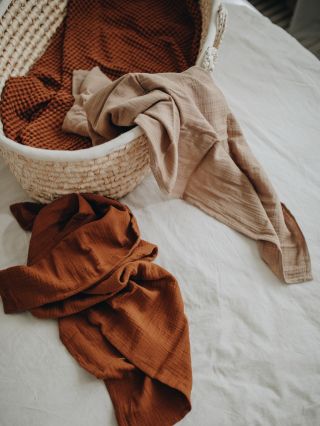 Tieto mušelínky sú must have pomocníkom na každý deň. 100% organická bavlna, jemnosť, ručná práca, slovenská výroba ❤️🇸🇰🖐🏻