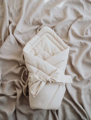 Ľan je materiál, ktorému sa dôveruje už celé generácie – je priedušný, jemný k citlivej pokožke bábätiek a prirodzene...